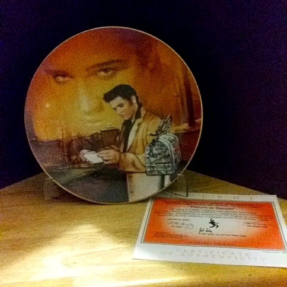 Elvis plate
